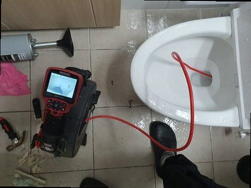 팔달구 팔달로2가 하수구막힘 배수구 주변에 물이 고인 초기 상태